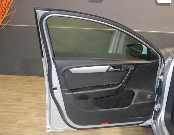 Volkswagen Passat 11