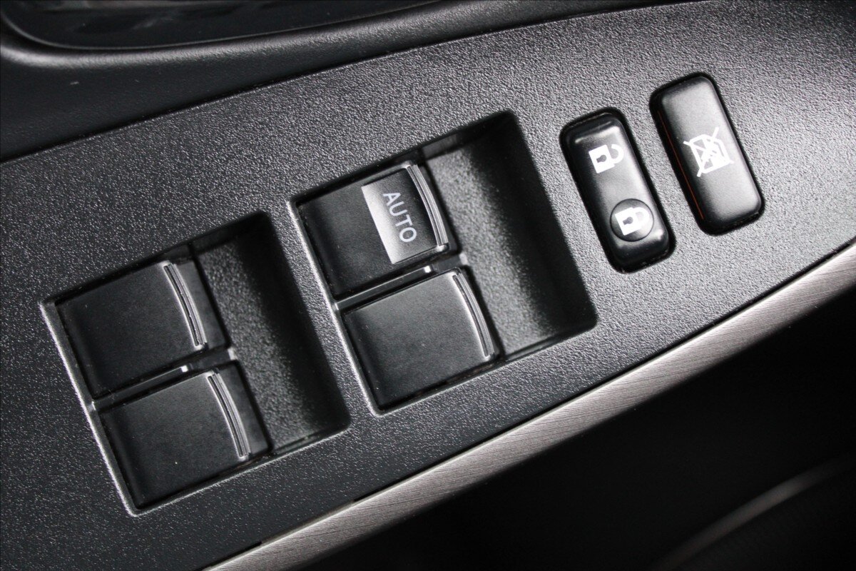 Toyota RAV4 SUV 2,2 l 100 kw