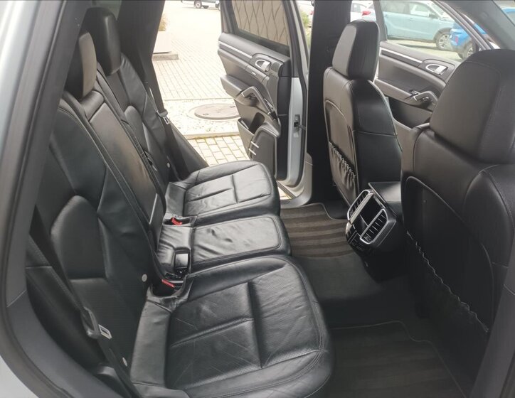 Porsche Cayenne Kombi 3,0 l 180 kw