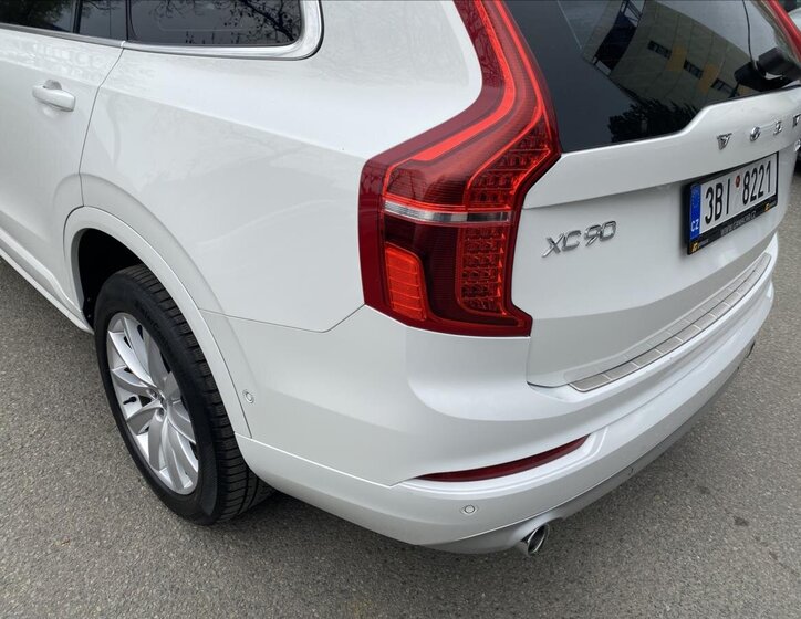 Volvo XC90 SUV / Terénní 2,0 l 173 kw