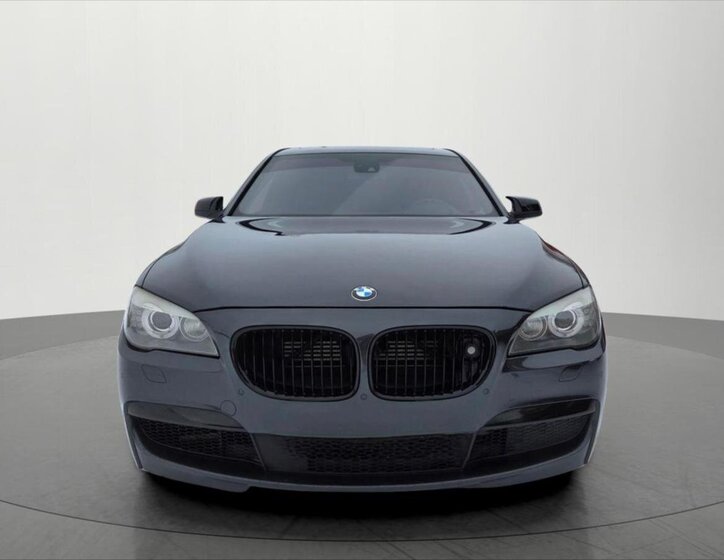 BMW Řada 7 Sedan / Limuzína 4,4 l 300 kw