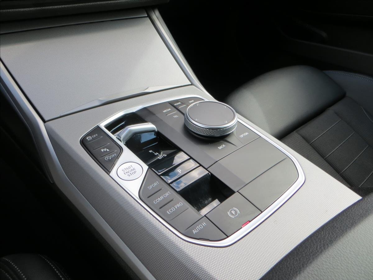 BMW Řada 3 Sedan / Limuzína 2,0 l 115 kw