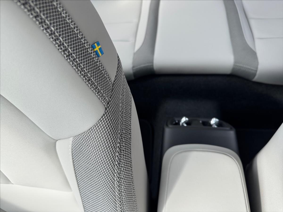 Volvo EX40 SUV 0,0 185 kw