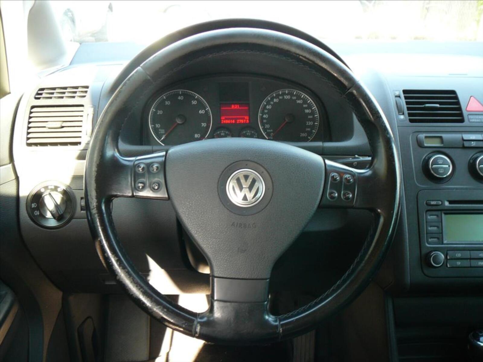 Volkswagen Touran 10
