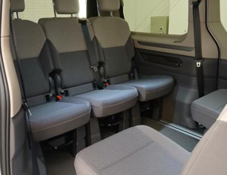 Volkswagen Multivan 13