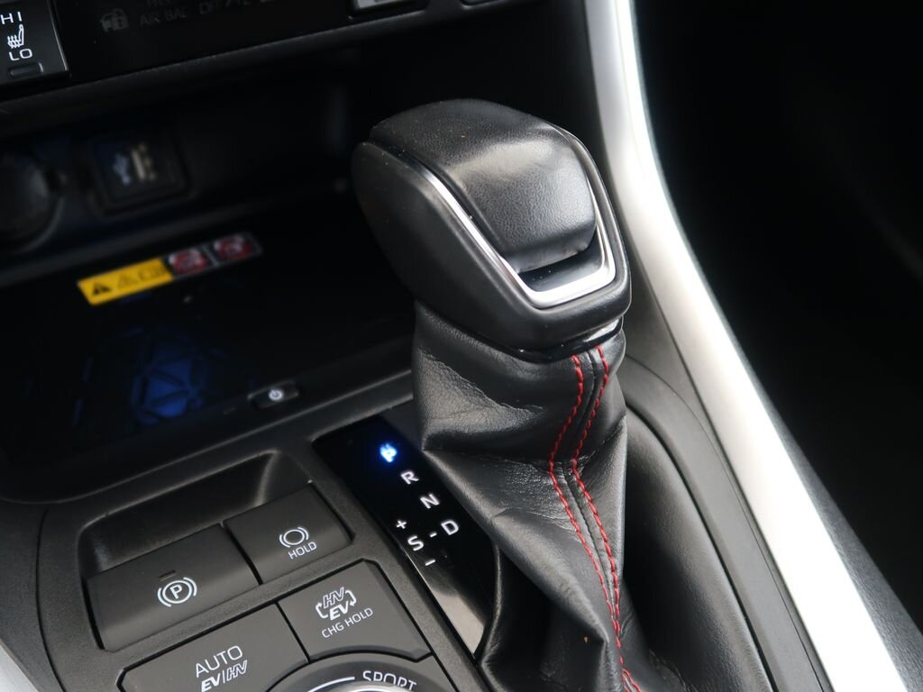 Toyota RAV4 SUV / Terénní 2,5 l 225 kw