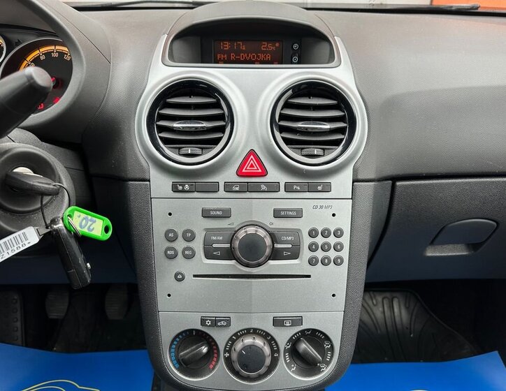 Opel Corsa Hatchback 1,4 l 64 kw