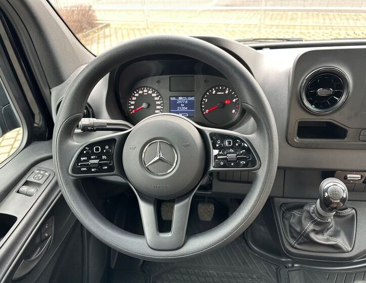 Mercedes-Benz Sprinter 14