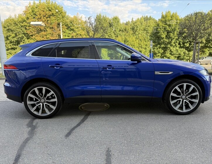 Jaguar F-Pace 6
