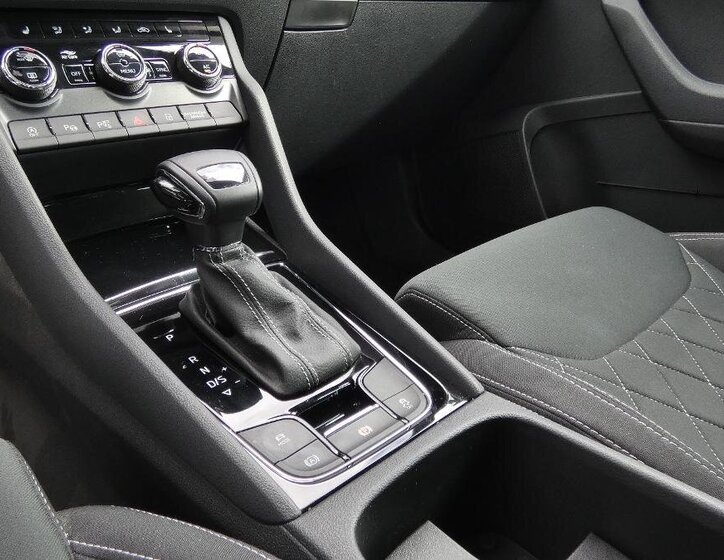 Škoda Karoq SUV / Terénní 1,5 l 110 kw