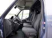 Nissan NV400 19