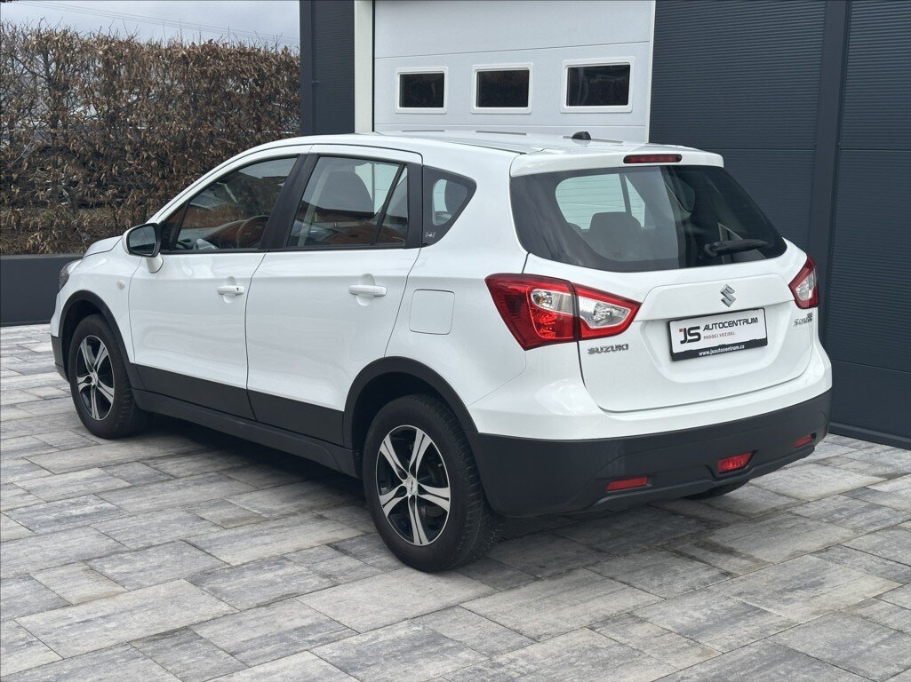 Suzuki S-Cross Hatchback 998,0 82 kw