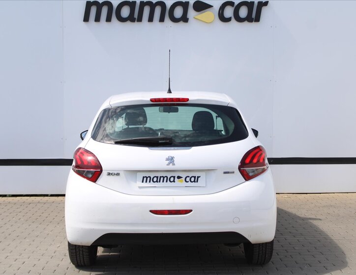 Peugeot 208 Hatchback 1,2 l 60 kw