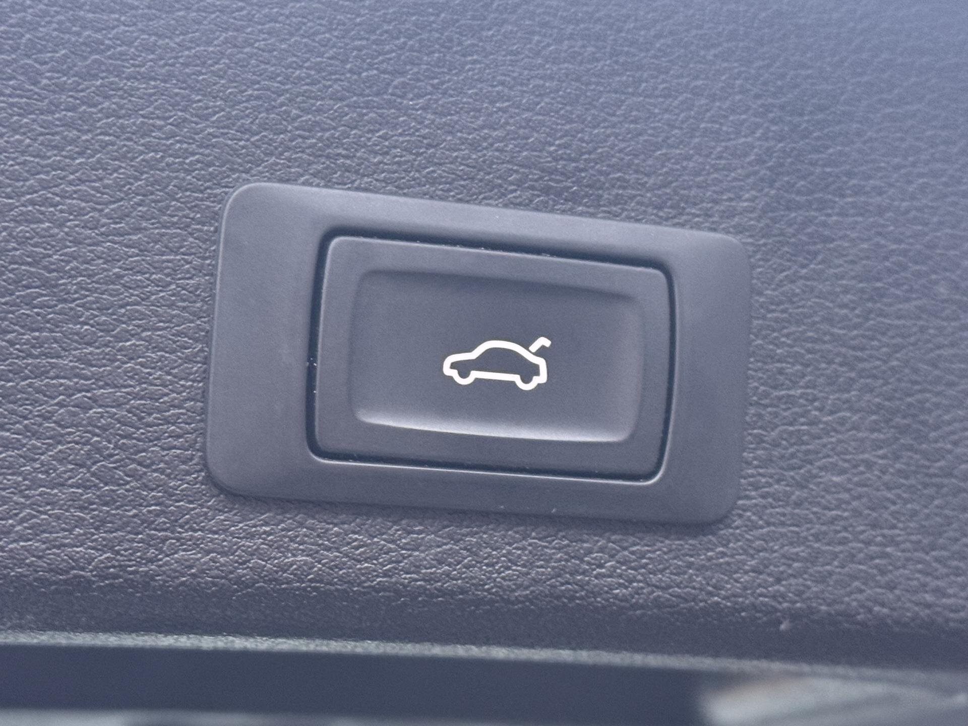 Audi A4 Kombi 2,0 l 140 kw