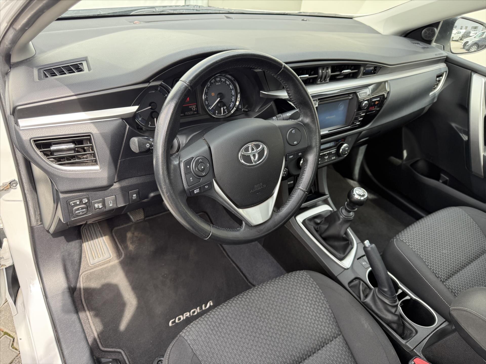 Toyota Corolla Sedan / Limuzína 1,6 l 97 kw