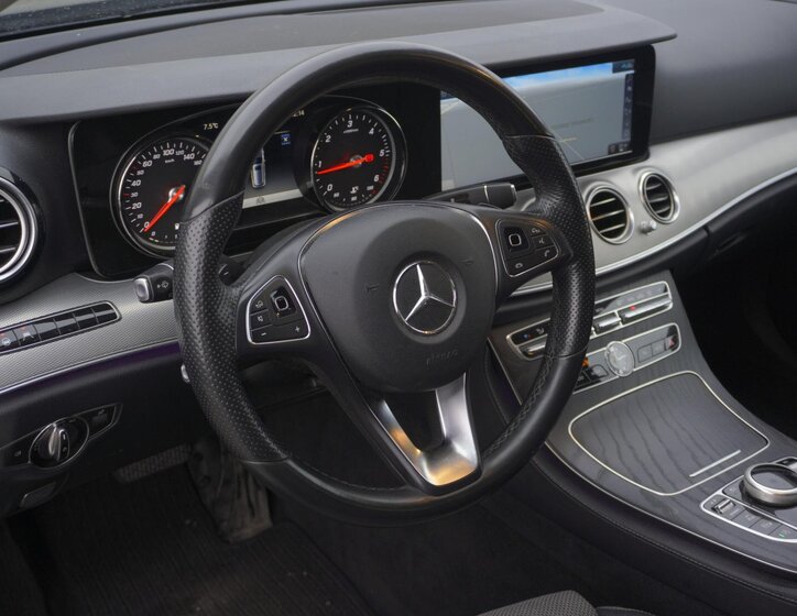 Mercedes-Benz Třídy E Kombi 2,0 l 143 kw