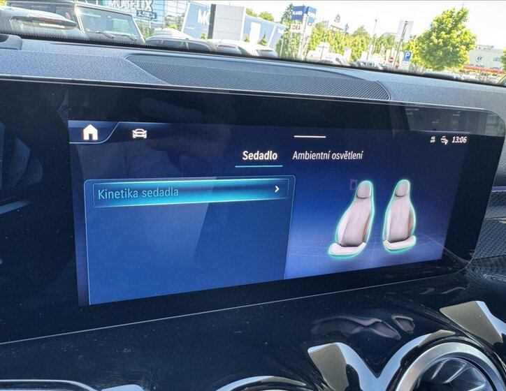 Mercedes-Benz GLB 13