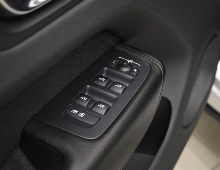 Volvo XC60 SUV / Terénní 2,0 l 184 kw