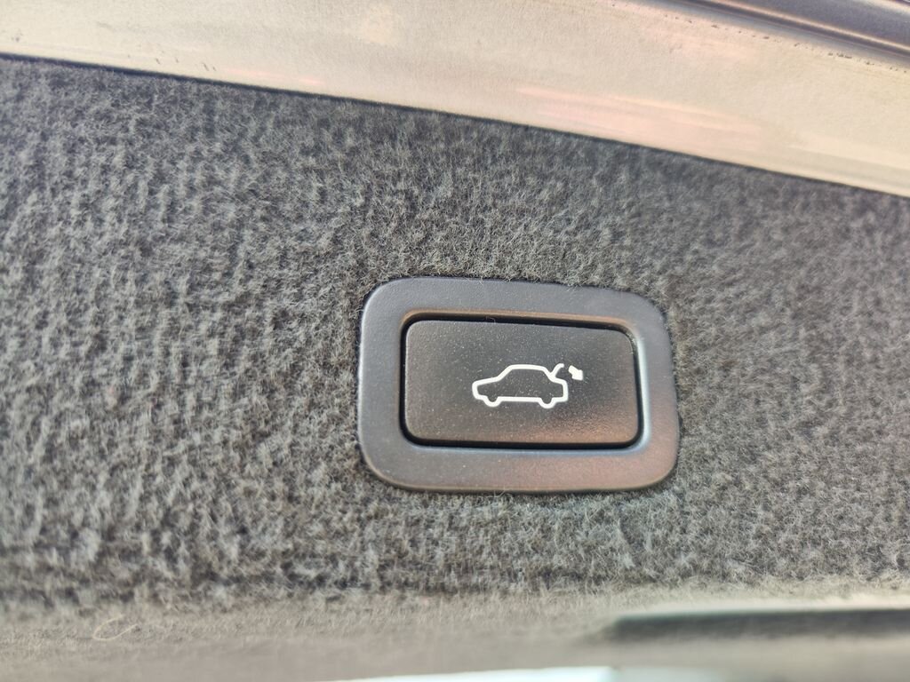 Volvo XC70 Kombi 2,4 l 151 kw