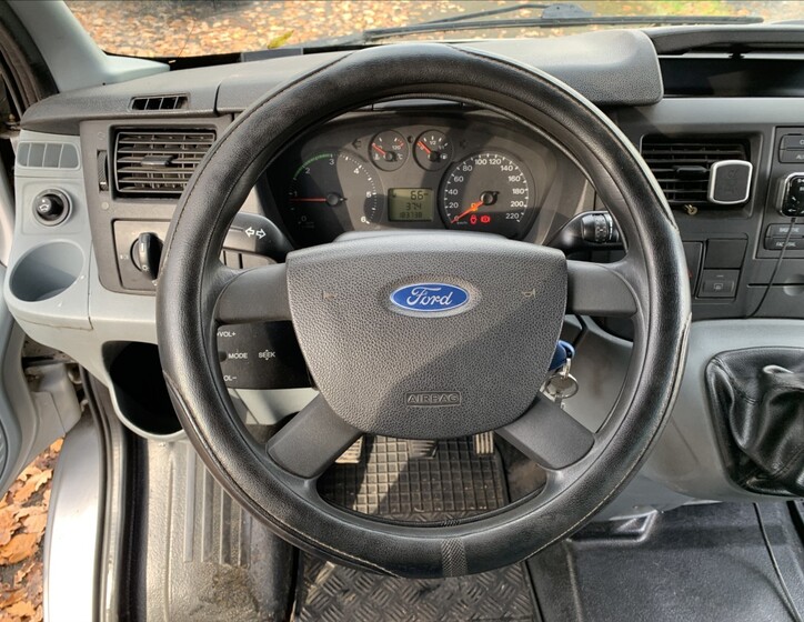 Ford Transit 9