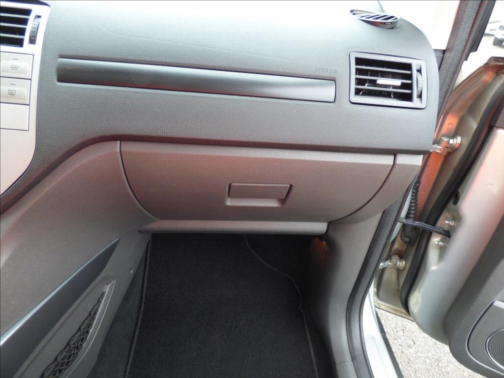 Ford Kuga Kombi 2,0 l 120 kw