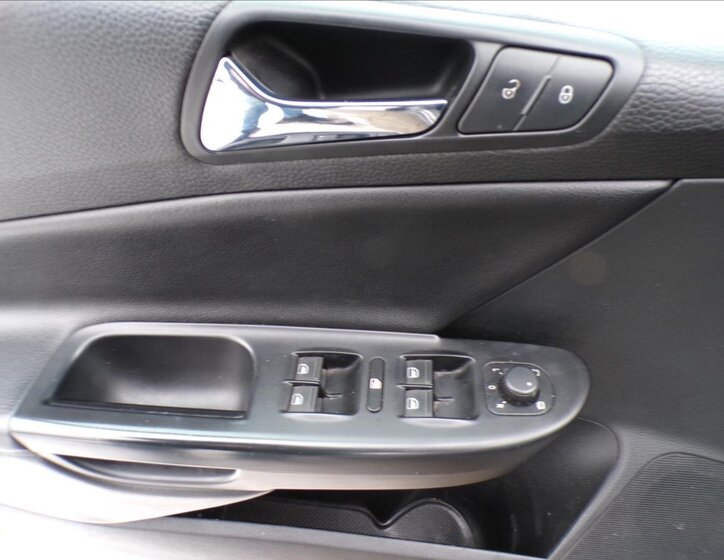 Volkswagen Passat Sedan 2,0 l 103 kw