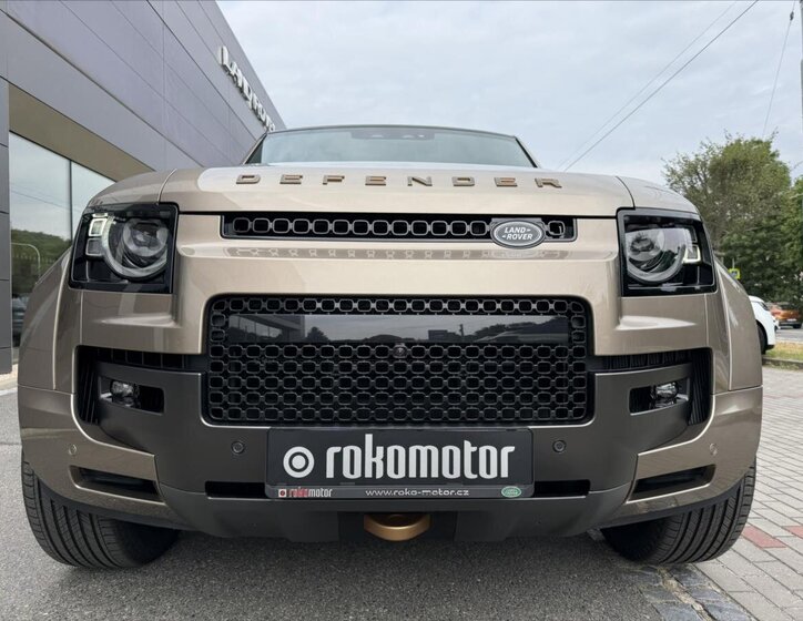 Land Rover Defender SUV 4,4 l 467 kw