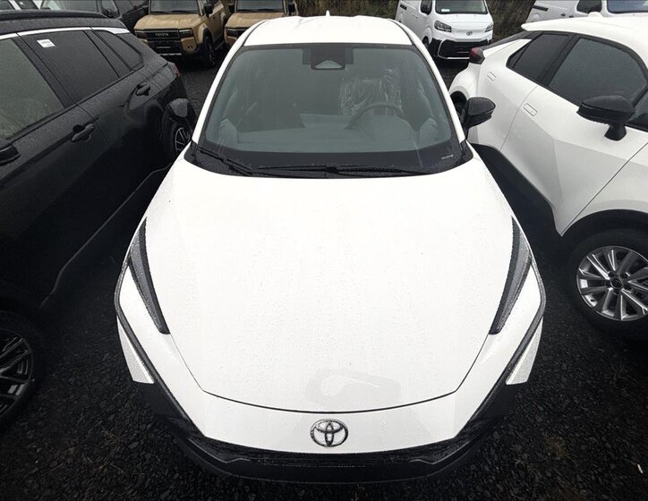 Toyota C-HR SUV 1,8 l 103 kw