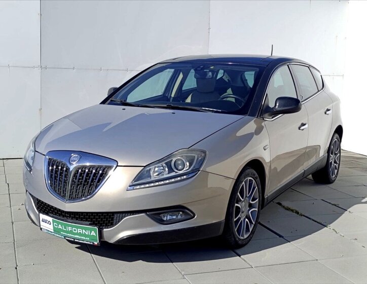 Lancia Delta Hatchback 1,6 l 88 kw