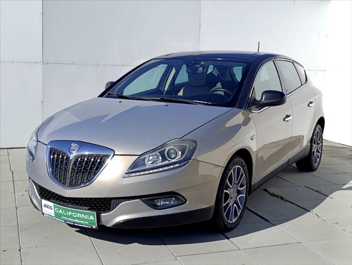 Lancia Delta Hatchback 1,6 l 88 kw