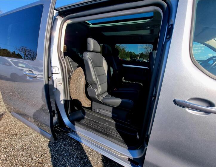 Peugeot Traveller 17