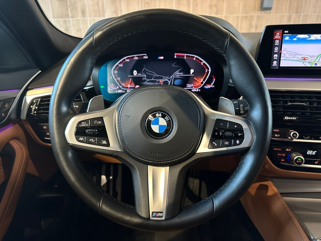 BMW Řada 5 Kombi 3,0 l 195 kw