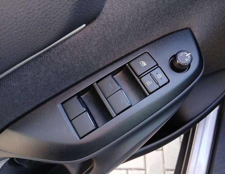 Toyota Yaris Cross 17