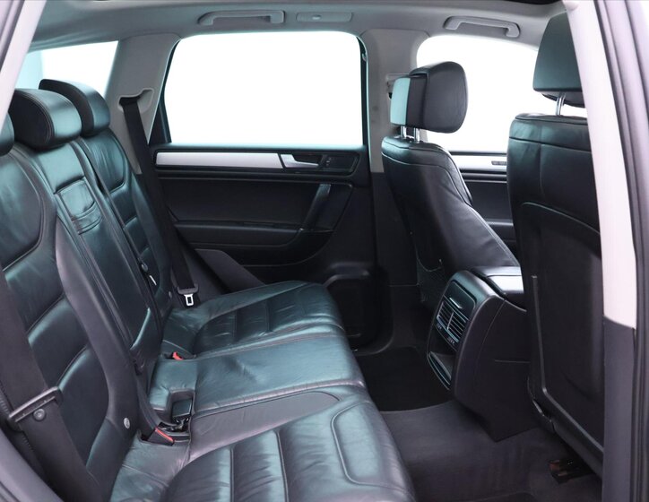 Volkswagen Touareg SUV / Terénní 3,0 l 176 kw