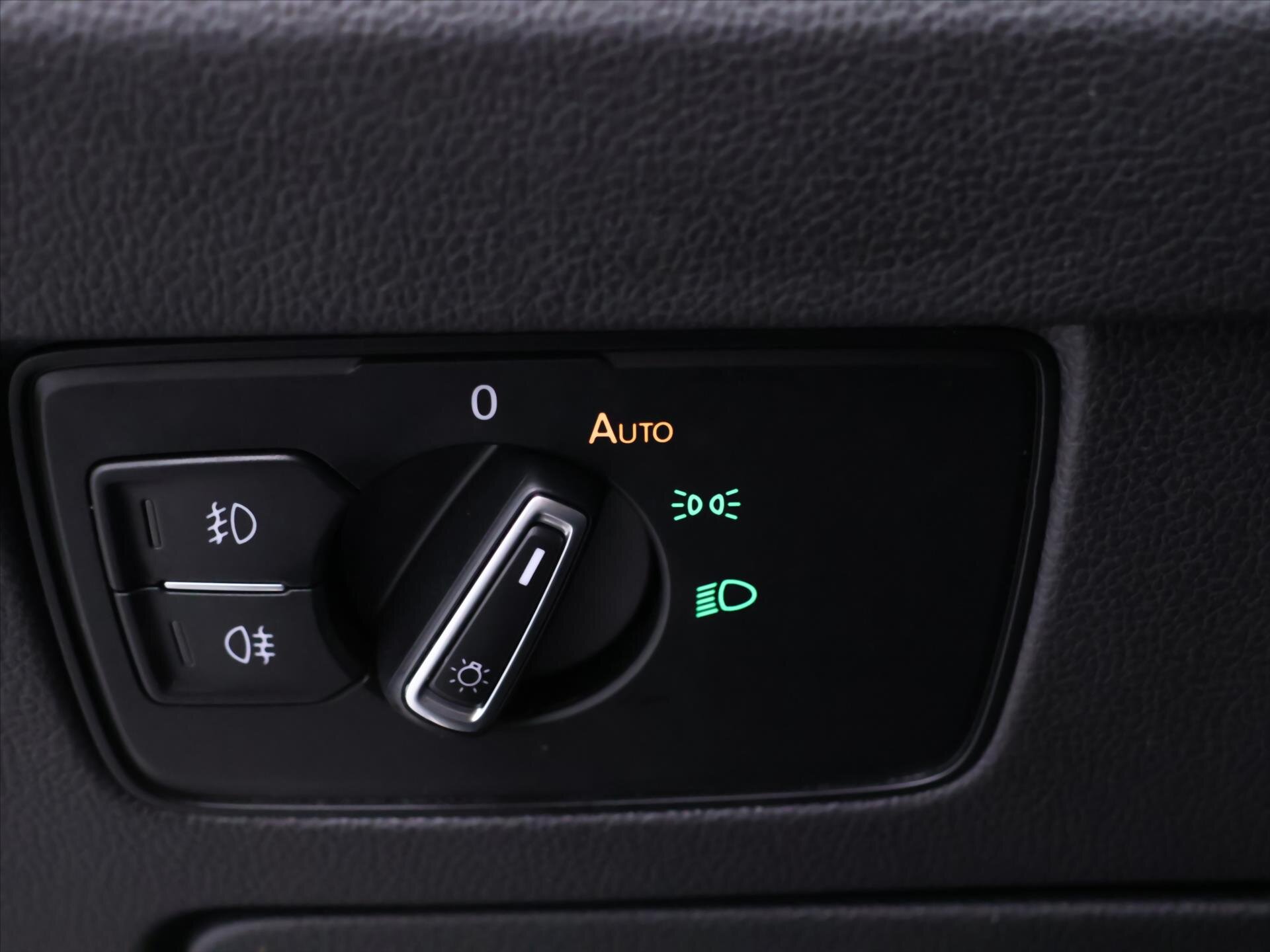 Volkswagen Passat Sedan / Limuzína 2,0 l 140 kw