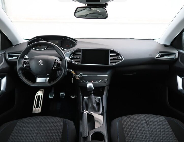 Peugeot 308 Hatchback 1,2 l 81 kw