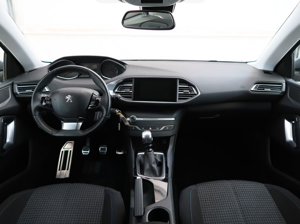 Peugeot 308 Hatchback 1,2 l 81 kw