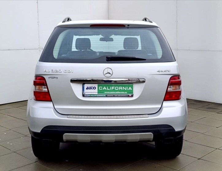 Mercedes-Benz Třídy M SUV 3,0 l 165 kw