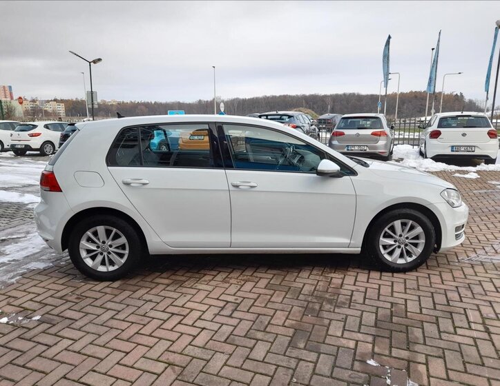 Volkswagen Golf Hatchback 1,2 l 81 kw