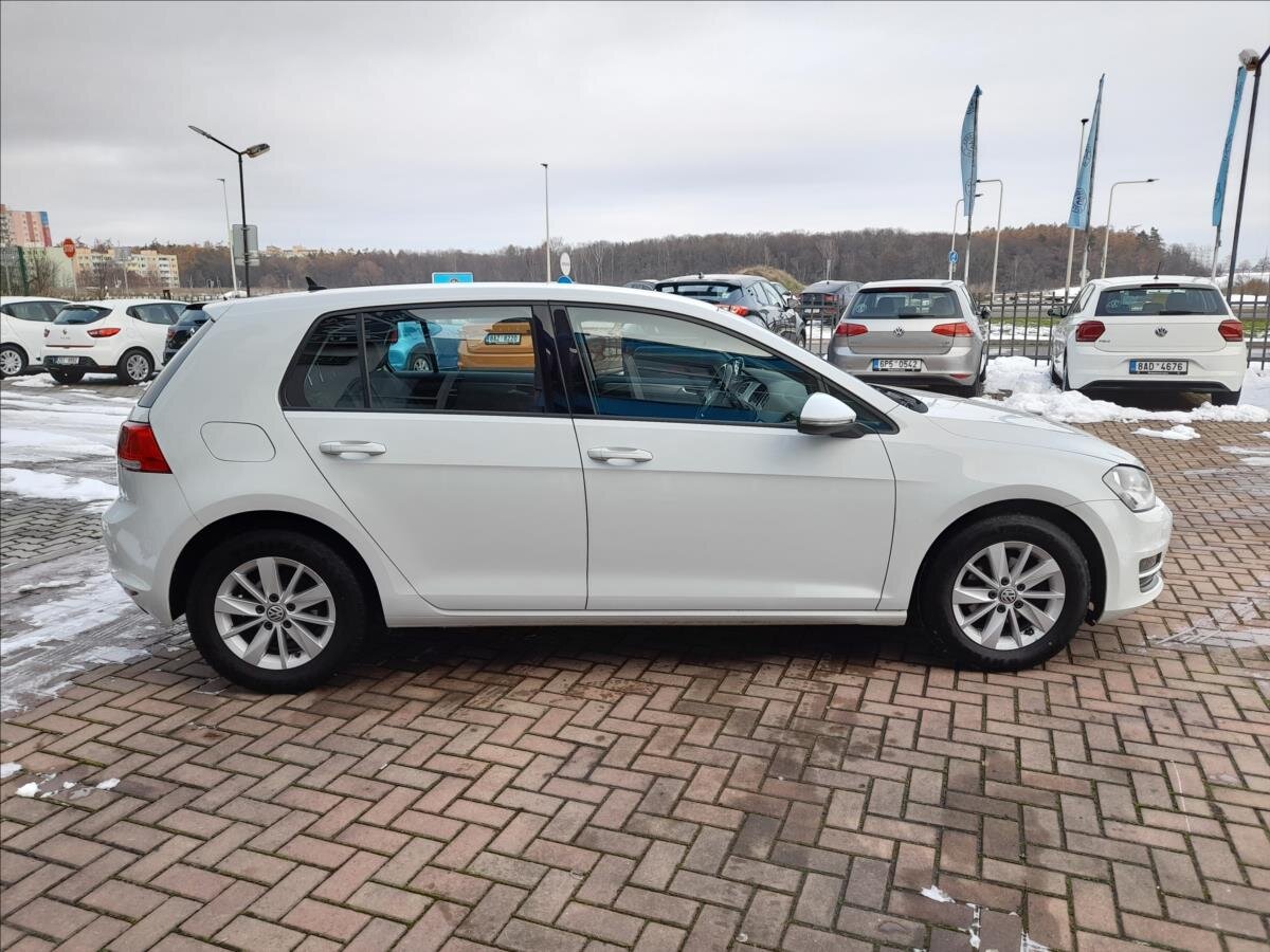 Volkswagen Golf Hatchback 1,2 l 81 kw