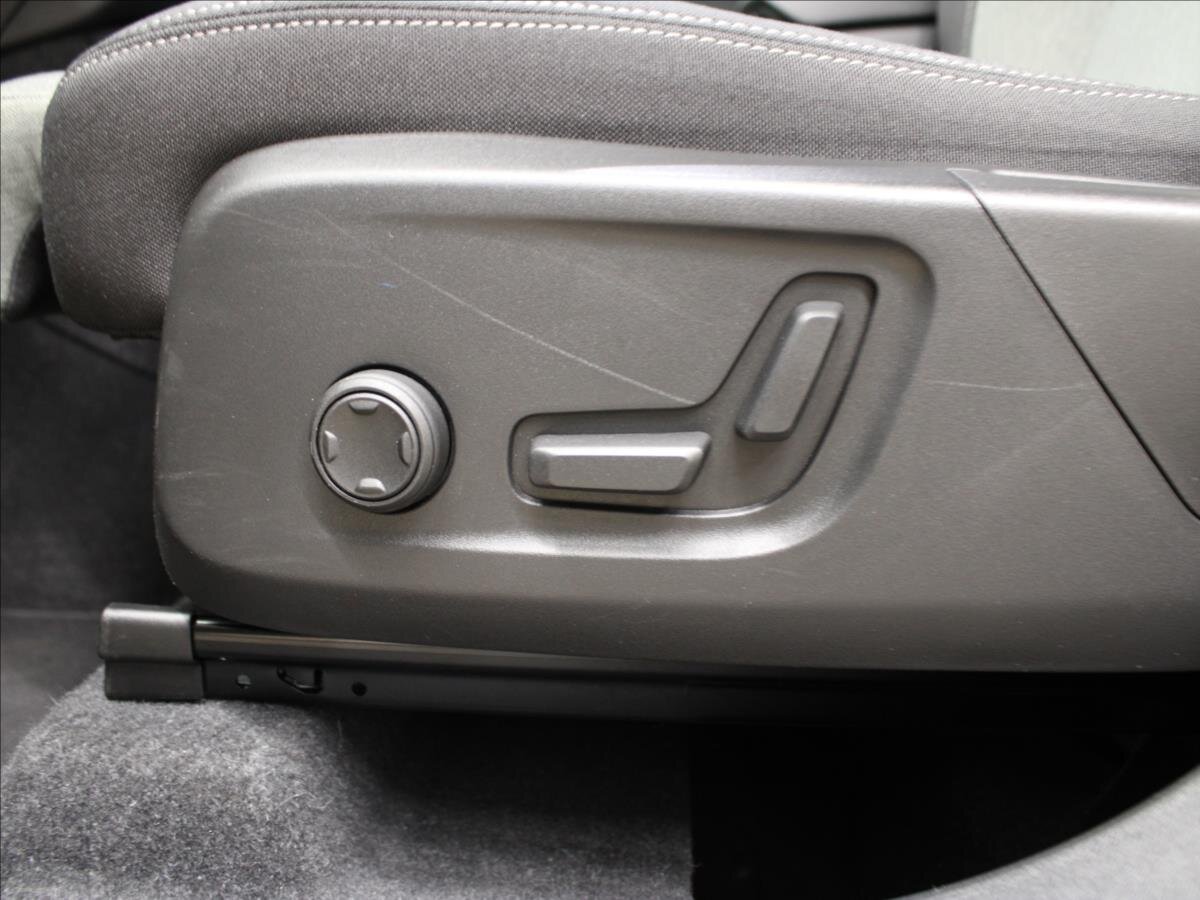 Volvo XC40 Kombi 2,0 l 145 kw