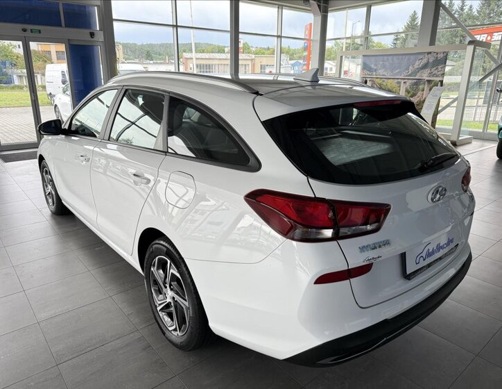 Hyundai i30 4