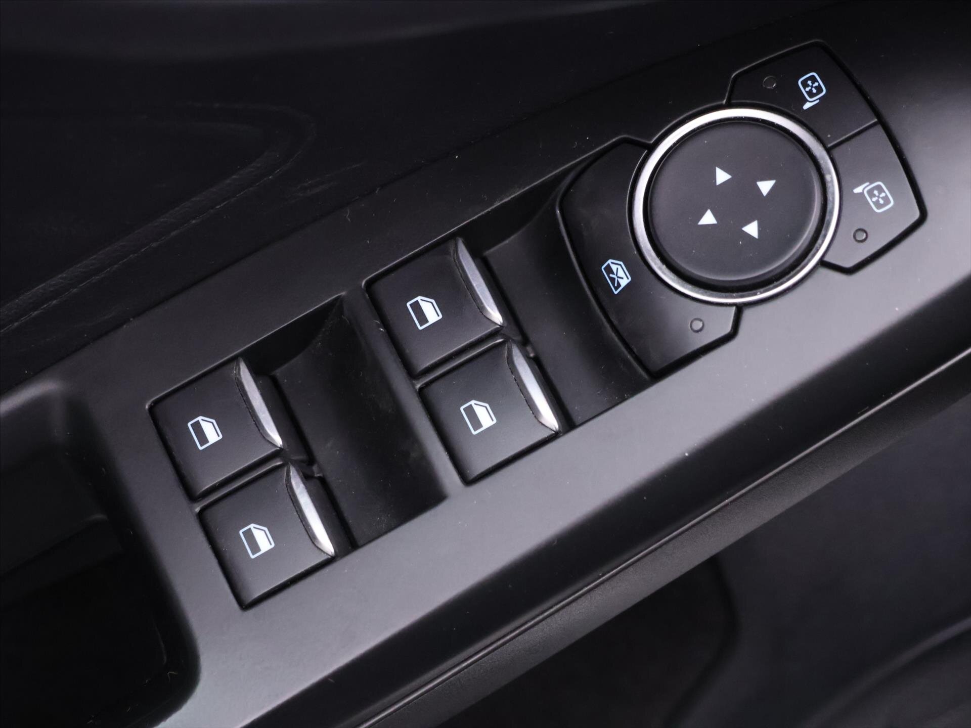 Ford Focus Kombi 999,0 92 kw