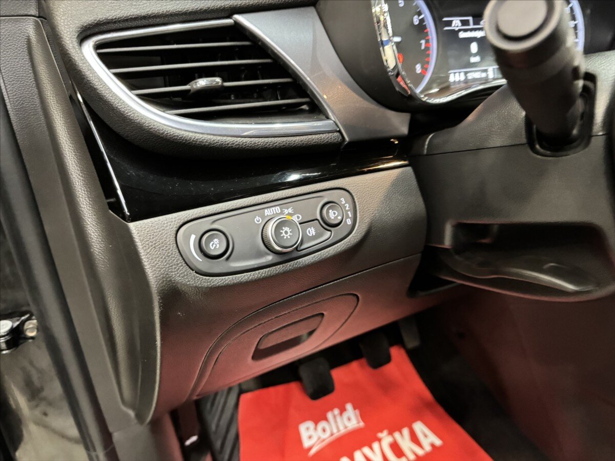 Opel Mokka SUV / Terénní 1,6 l 85 kw