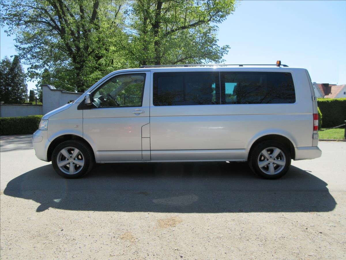 Volkswagen Caravelle Kombi 2,5 l 128 kw