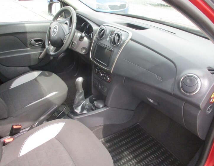 Dacia Sandero Hatchback 898,0 66 kw