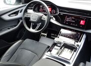 Audi Q8 26