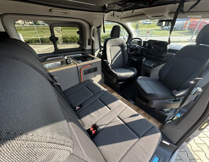 Ford Tourneo Custom 20