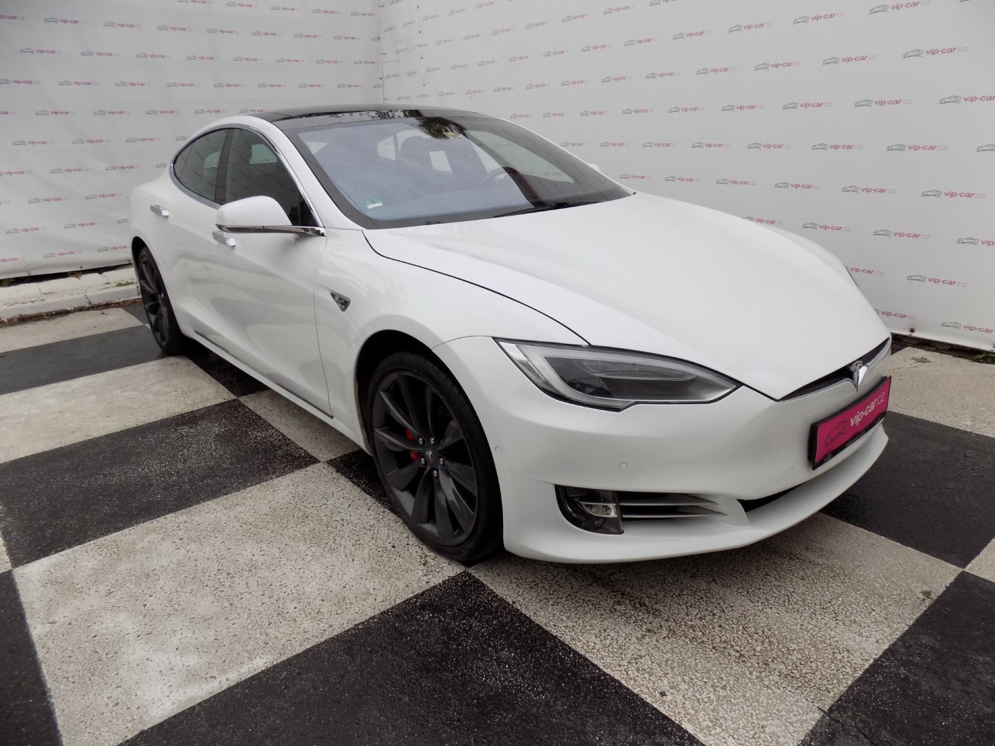 Tesla Model S Sedan / Limuzína 1,0 576 kw