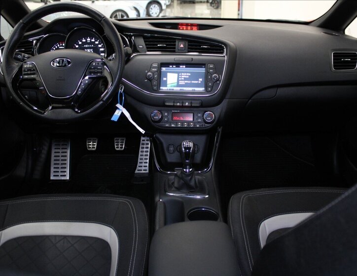 KIA Ceed 8